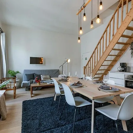 Huswell - Beautiful On Location In Apartment *