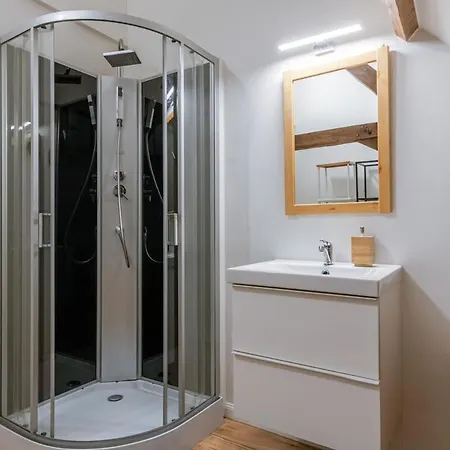 Huswell - Beautiful On Location In *