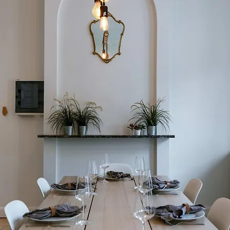 Huswell - Beautiful On Location In *