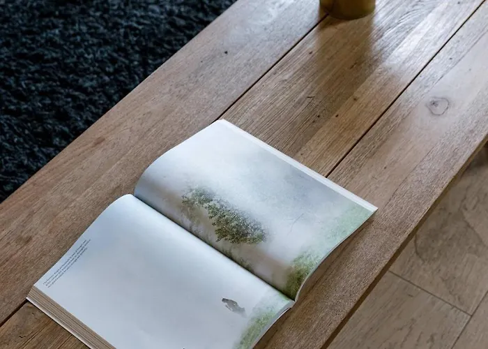 Huswell - Beautiful On Location In * Γάνδη