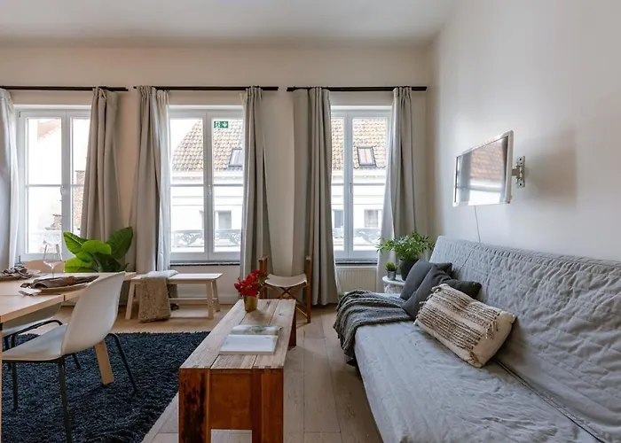 Huswell - Beautiful On Location In